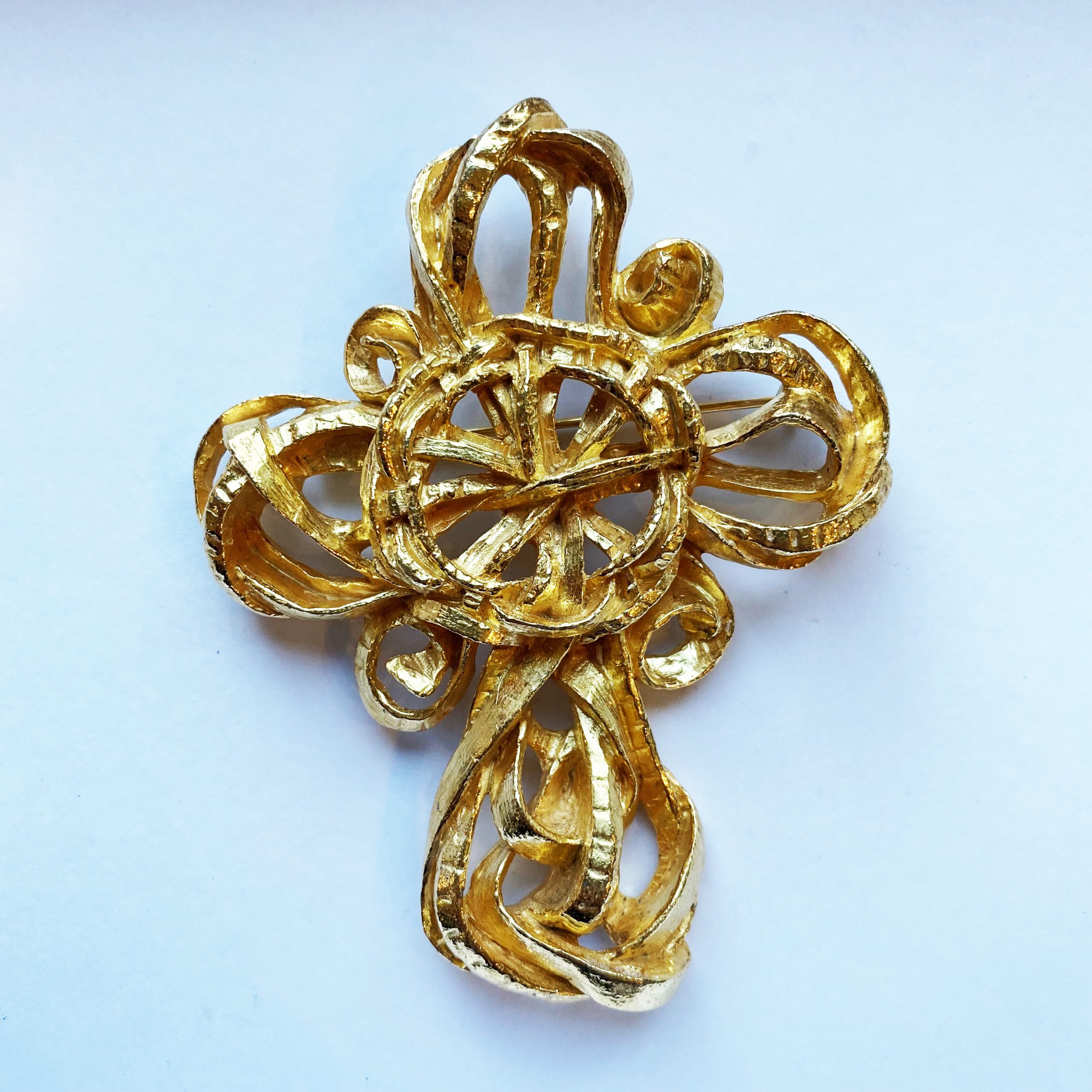 Broche Christian LACROIX Croix ruban